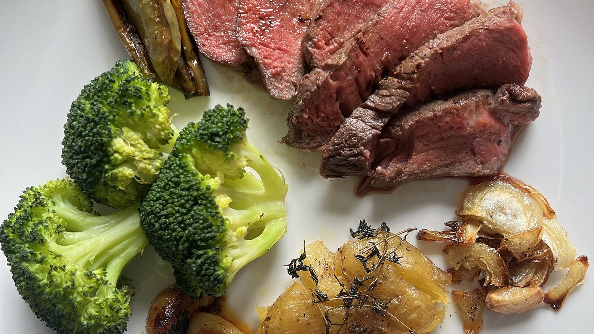 Kogelbiefstuk met roomkaas, broccoli en aardappeltjes