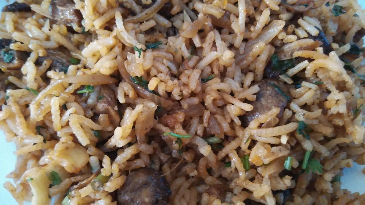 Paddenstoelenrijst met pastinaak en tofu