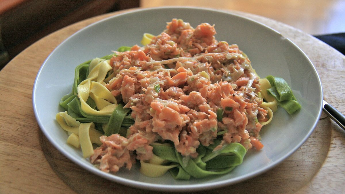 Pasta met zalm en spinazie