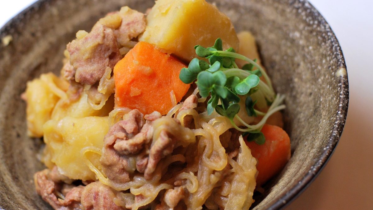 Stoofschotel van procureur met aardappelpartjes