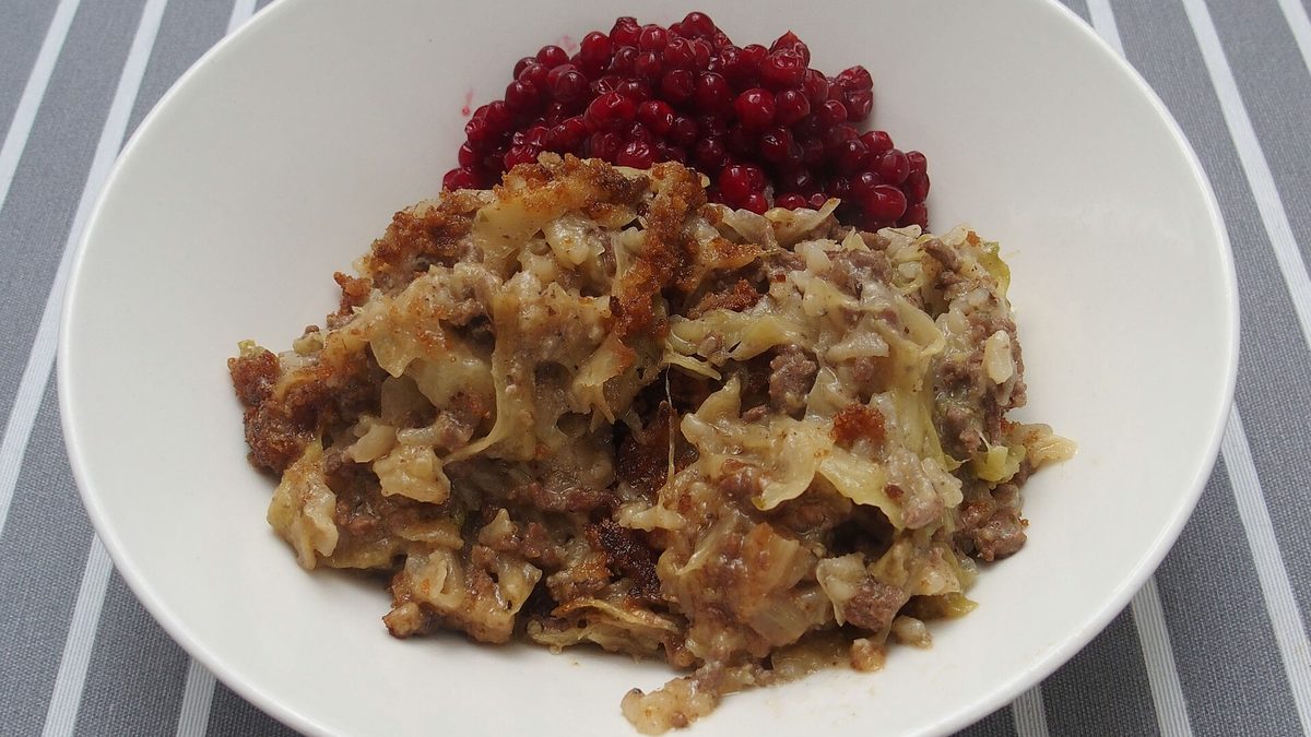 Ovenschotel met gehakt en spitskool